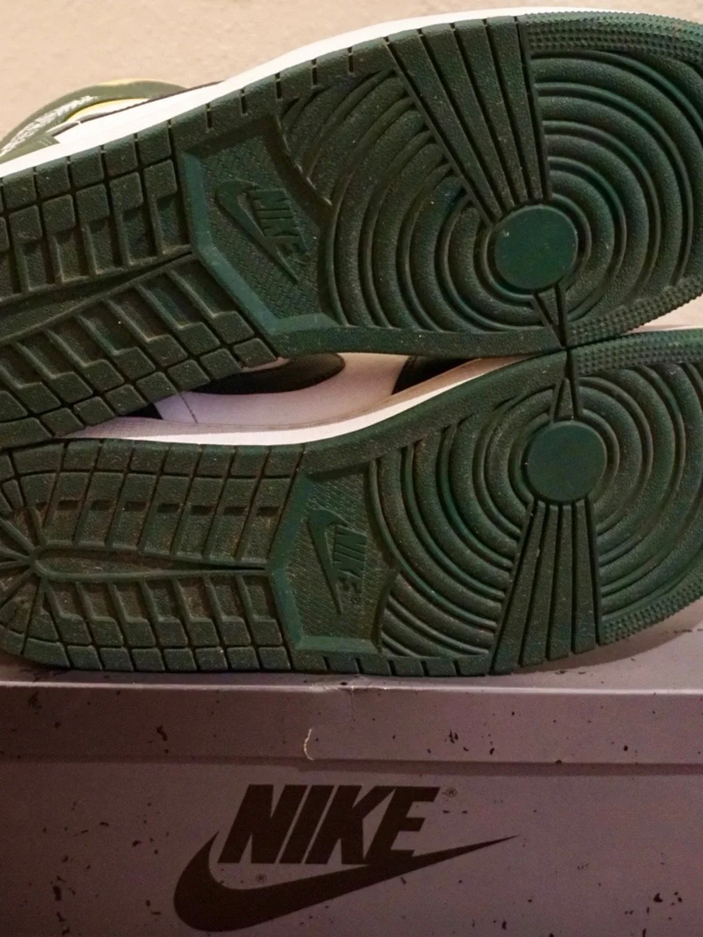 Jordan Mid-Top Sneakers - Green/White/Yellow